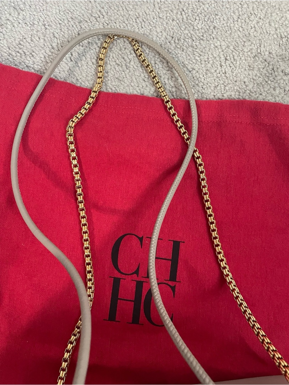 Carolina Herrera Leather Drawstring Crossbody Bucket Bag with Gold Hardware - Picture 8 of 12